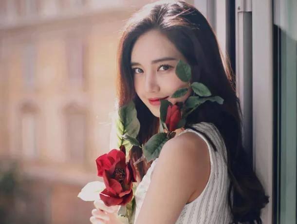 女主在娱乐圈吃瓜文